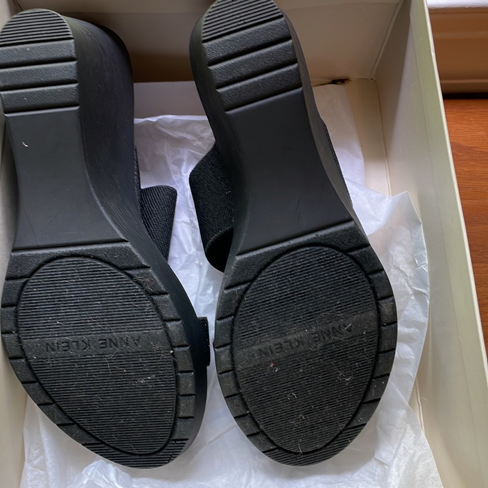 Anne Klein Black Sandal Size 7M - Picture 3 of 8